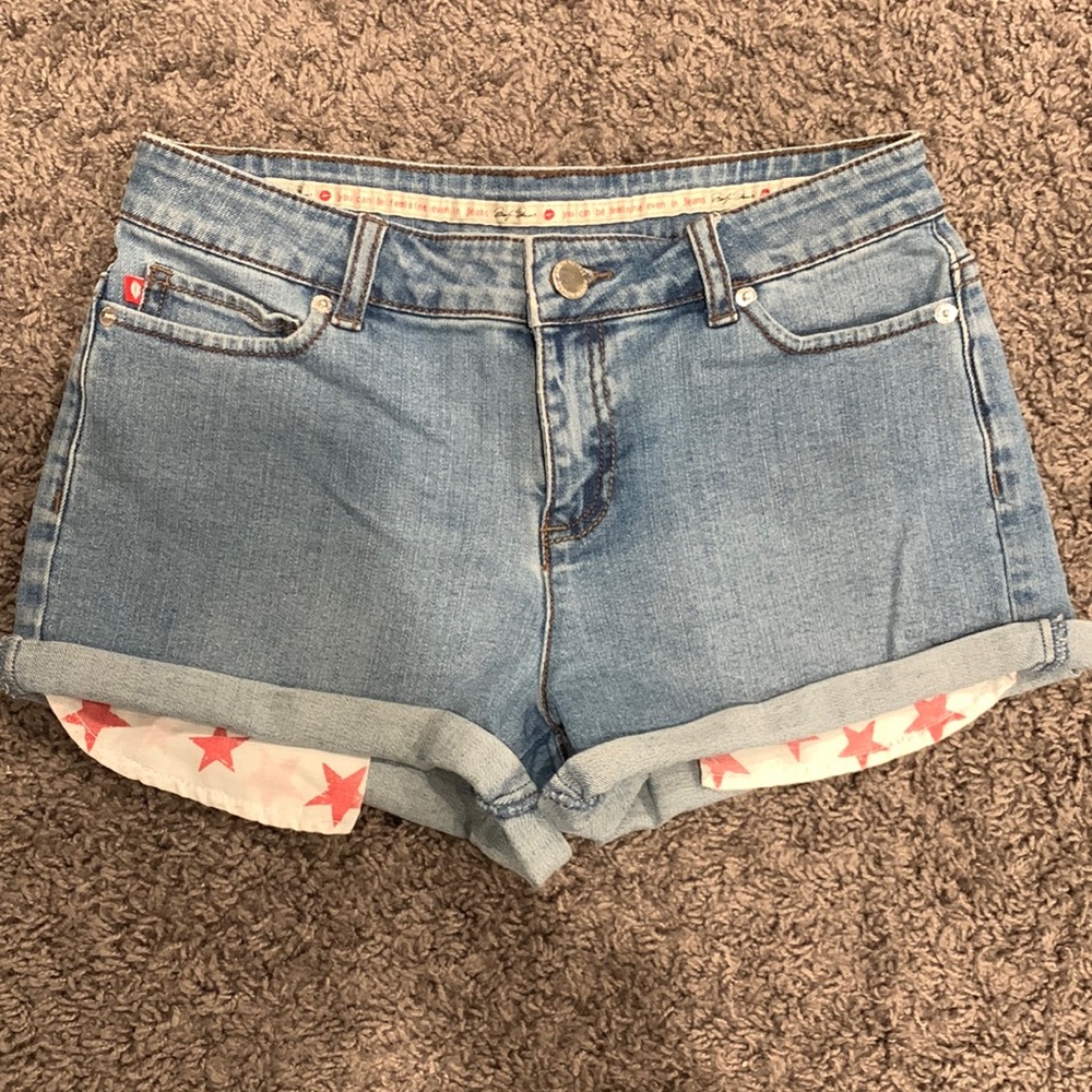 Medium Wash Jean shorts with Star Pockets